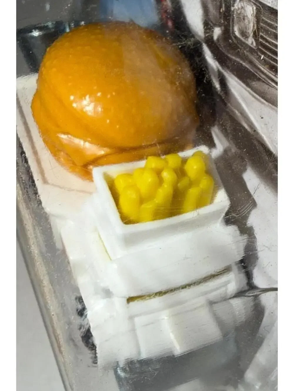 Hot Wheels Buns of Steel Fast Foodie Diecast Truck 1:64 White Yellow Red 2018